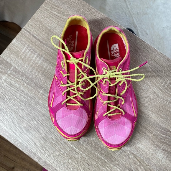 The North Face Ultra TR II Women's Trail Running Shoes Glo Pink, Chiffon Yellow - Picture 4 of 12